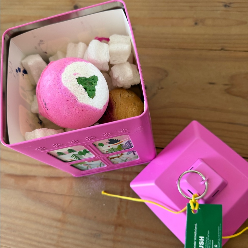 LUSH Holiday gift set
